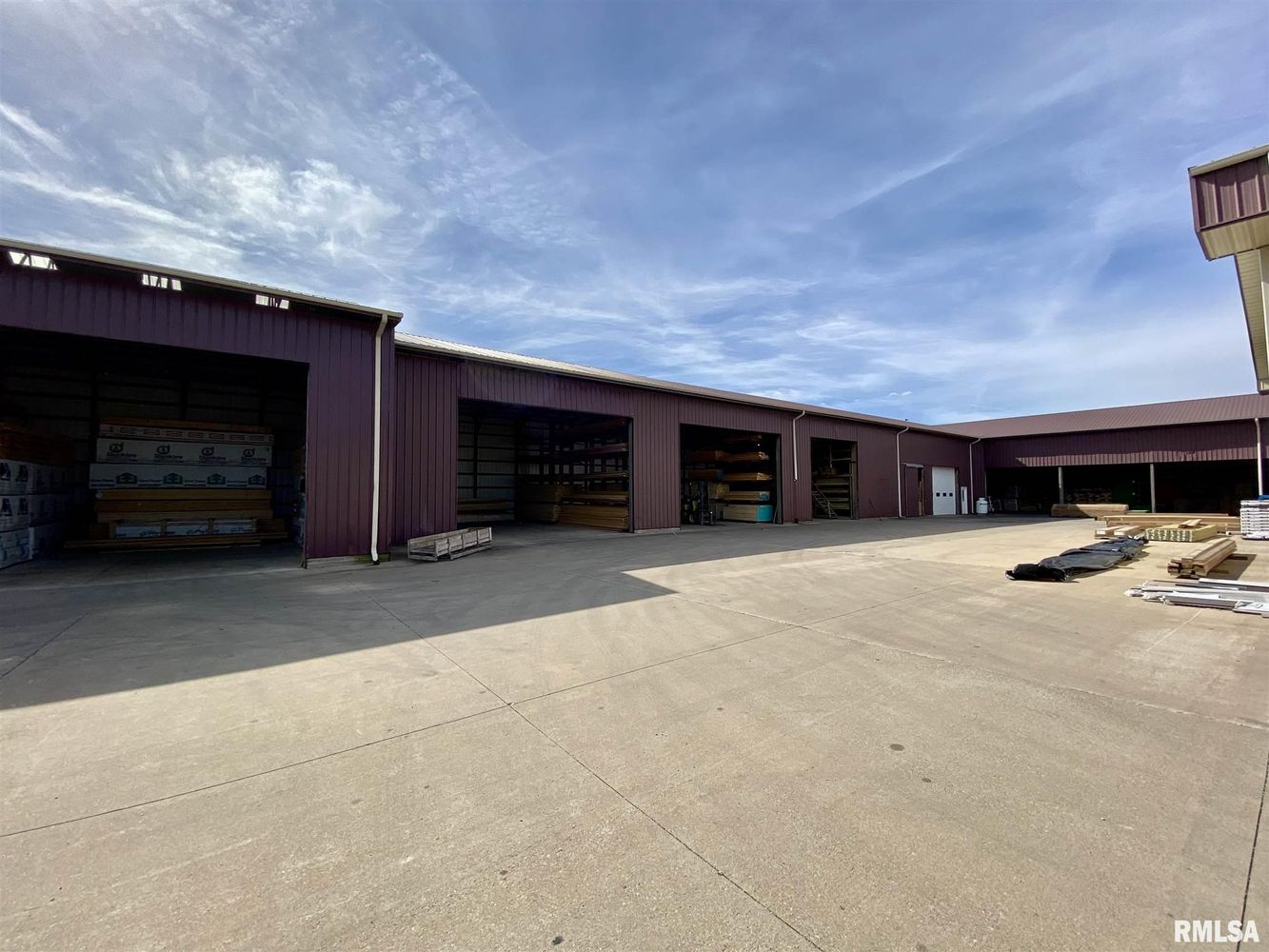 240 Bower Rd, Macomb, IL 61455